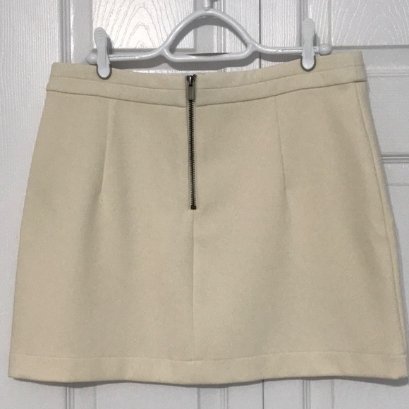 New Look off-white mini skirt - Picture 2 of 5